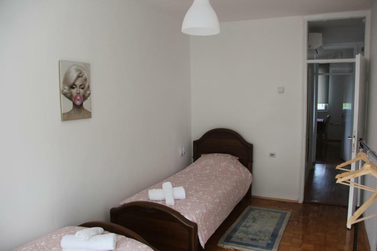Apartman Kej Pirot Exterior foto