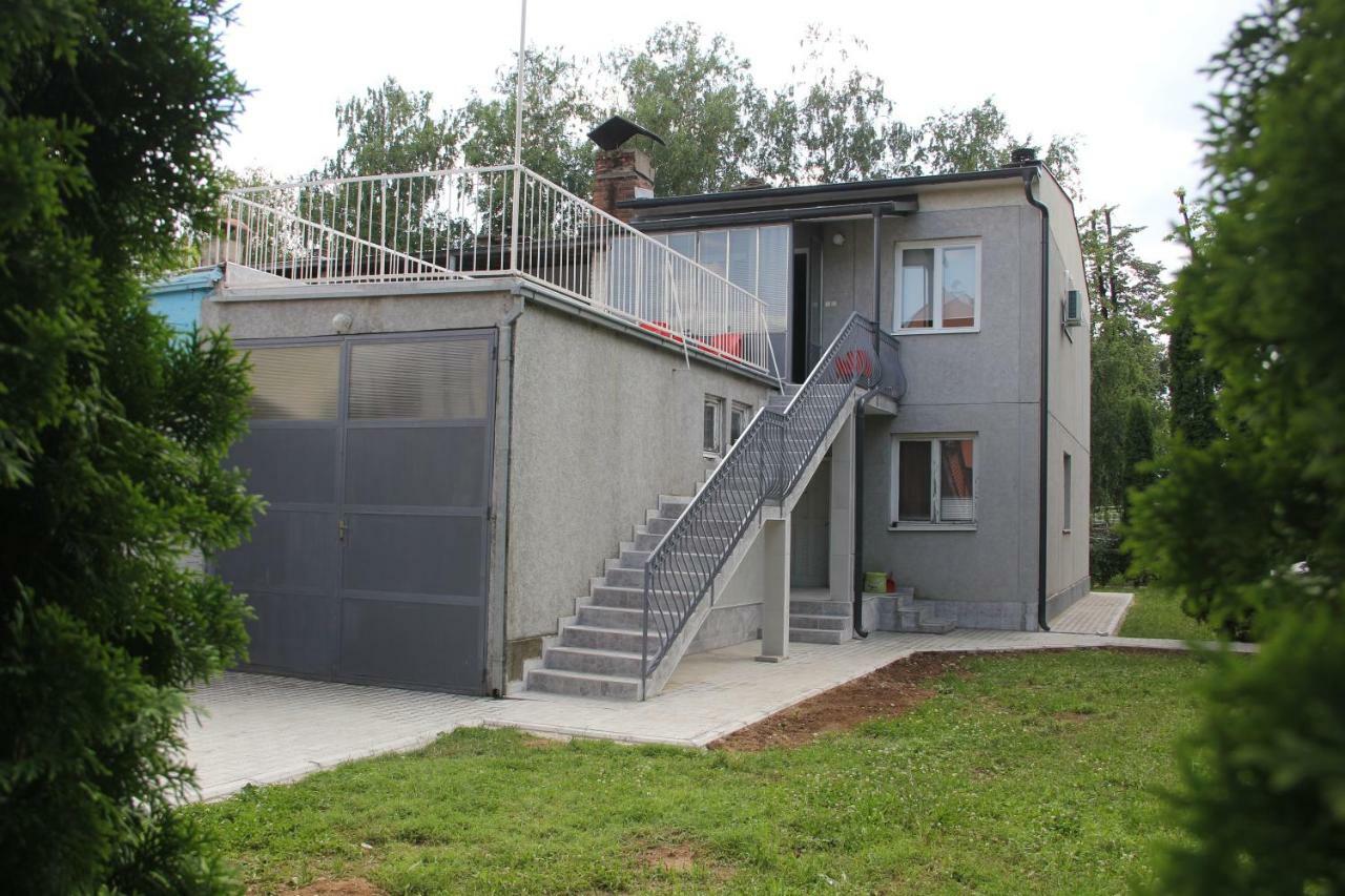 Apartman Kej Pirot Exterior foto